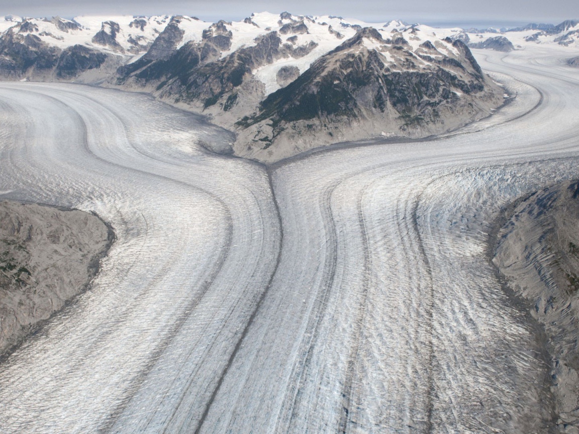 Два ледника сливаются в один