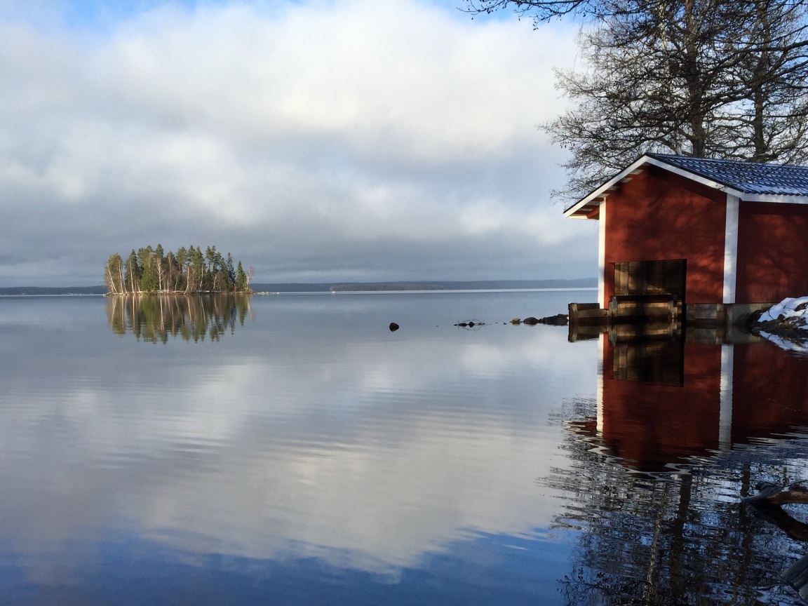 Весеннее половодье на реке