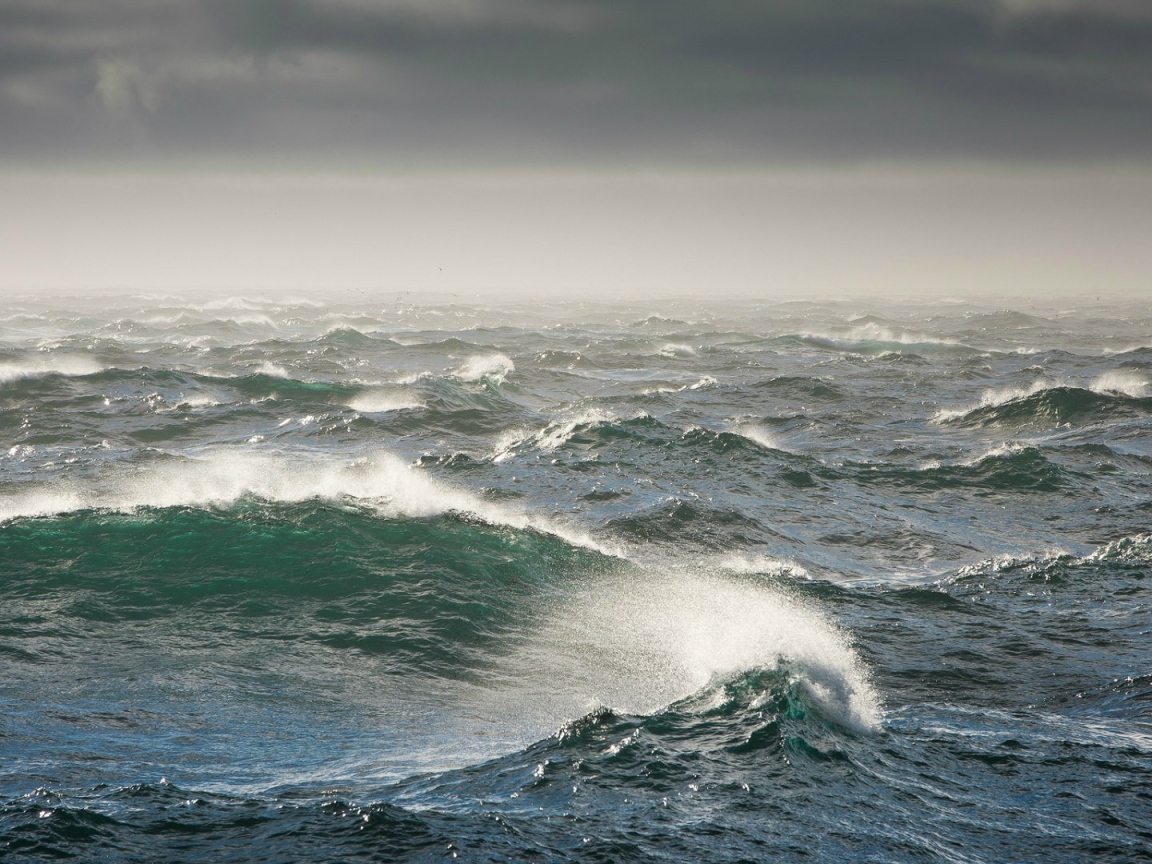 Бурное Берингово море