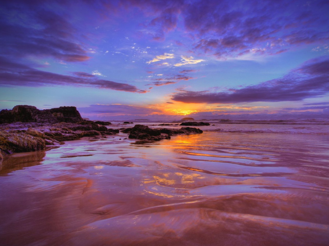 Красная вода на закате