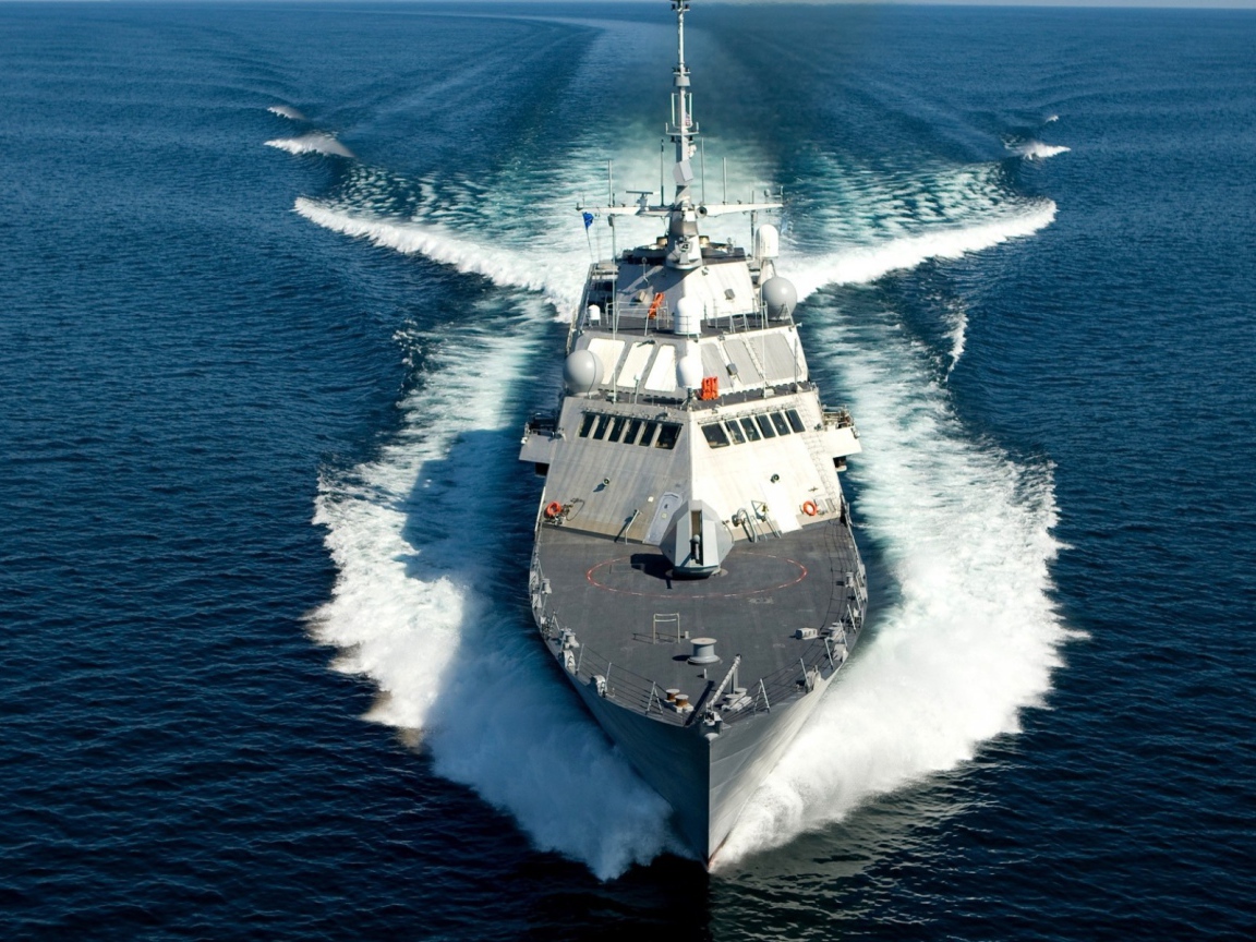 Быстрый военный линкор