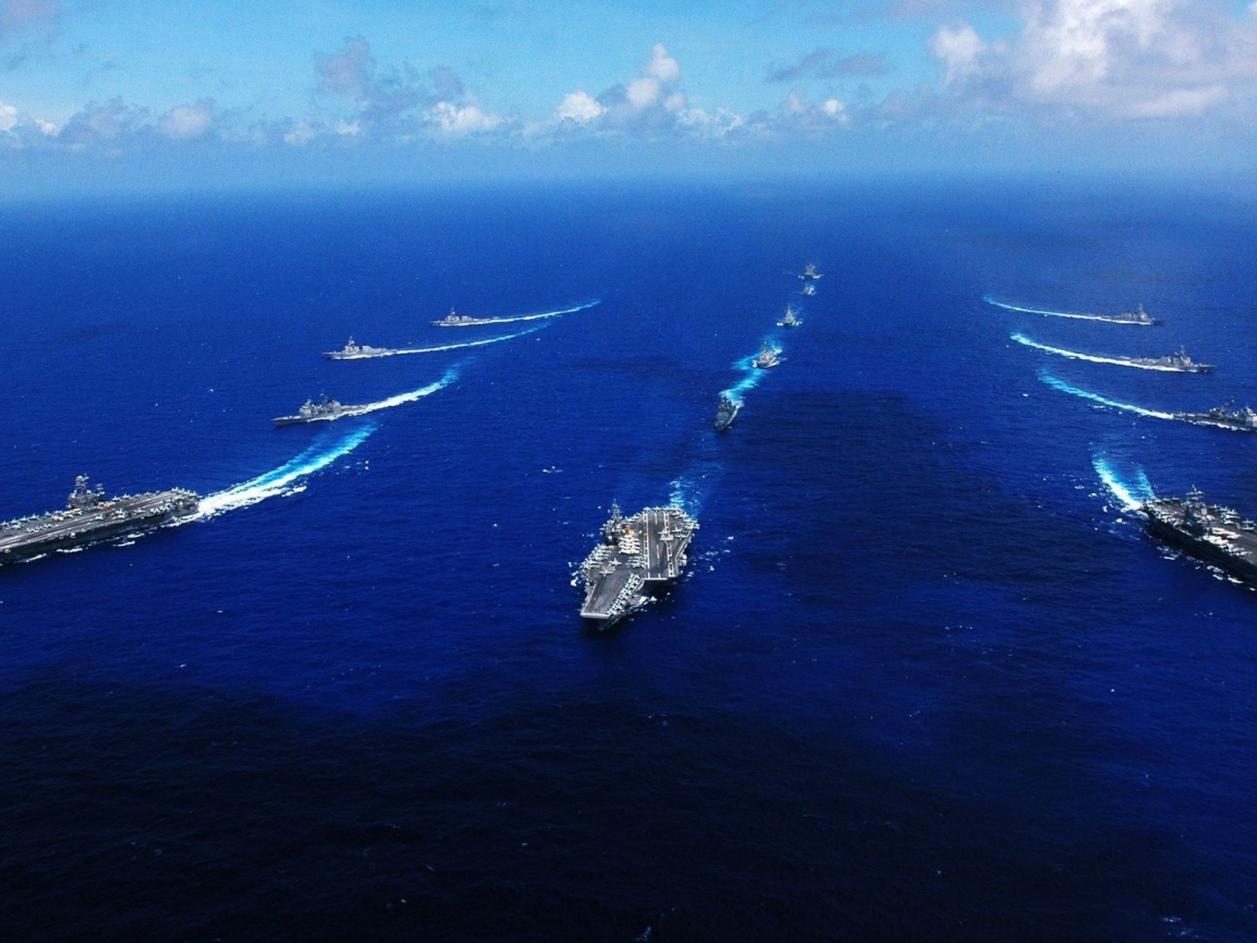 Корабли морского флота во время учений