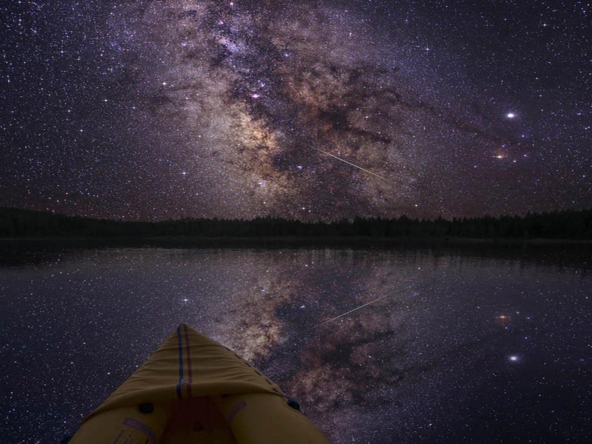 Лодочник сфотографировал звездное небо