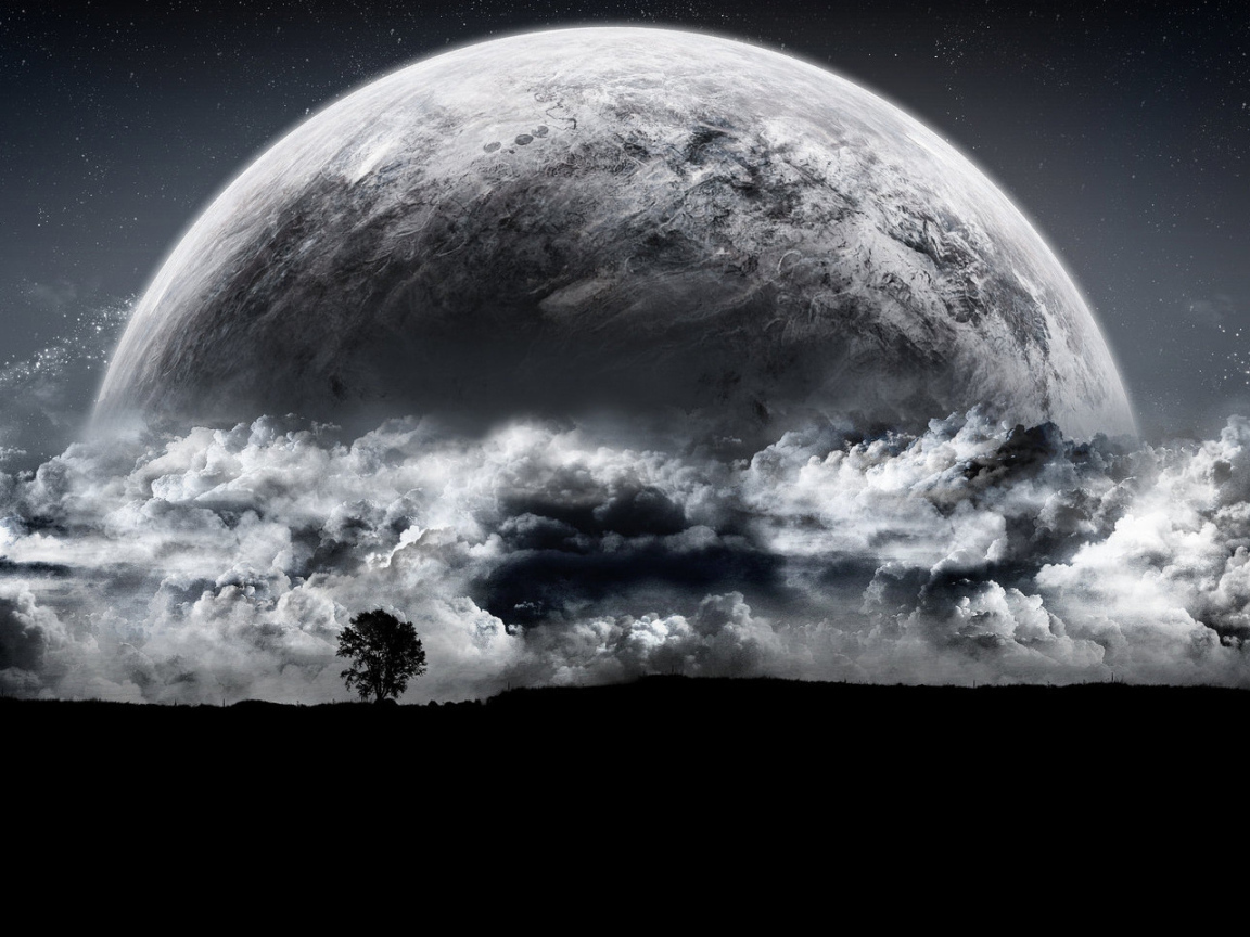 Планета висит на горизонте