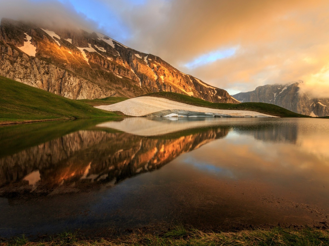 Озеро в горах, Греция