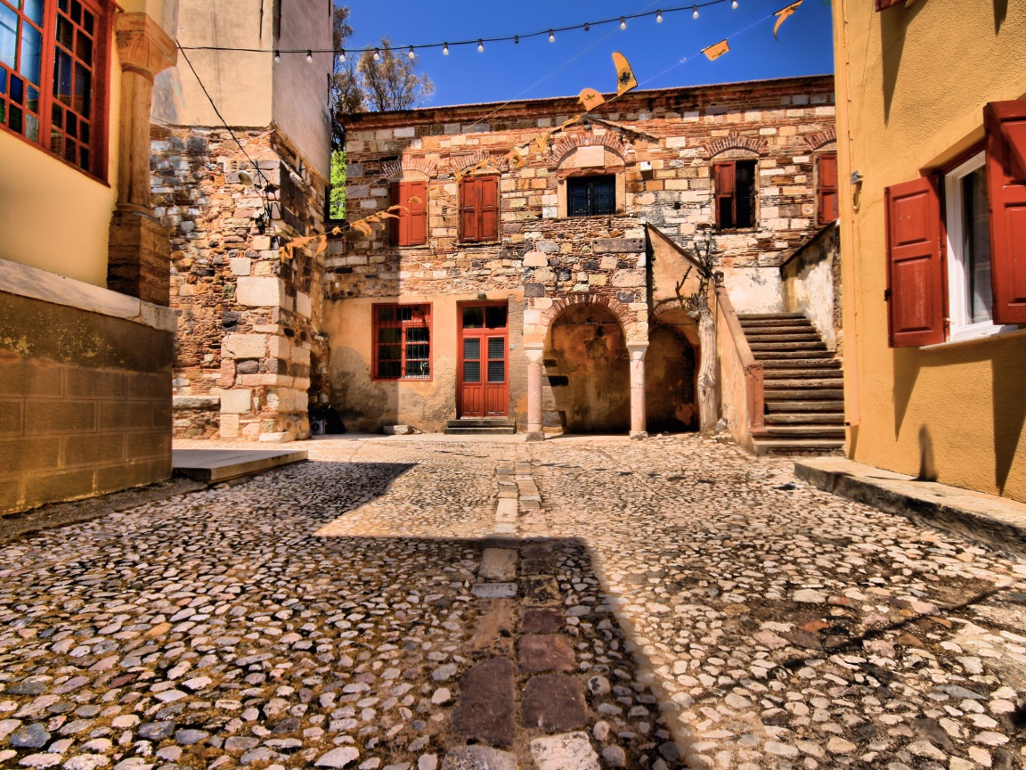 Старинный дворик на Хиосе, Греция