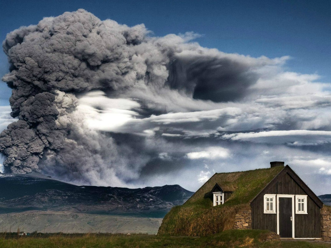Вулкан Эйяфьятлайокудль в Исландии