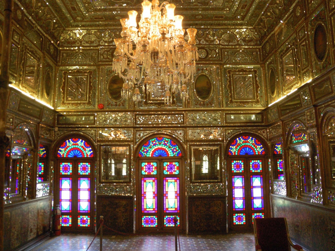 Интерьер дворца в Иране