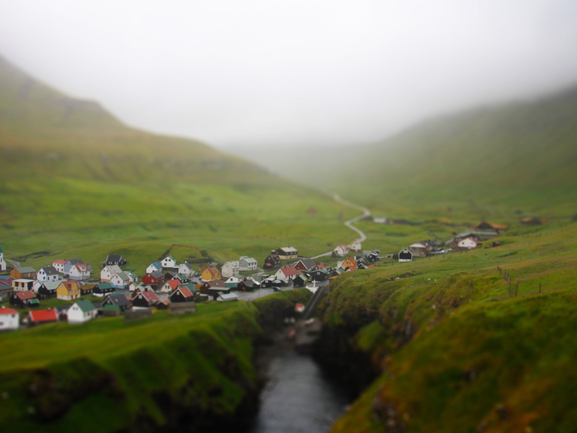 Овраг на окраине горного селения