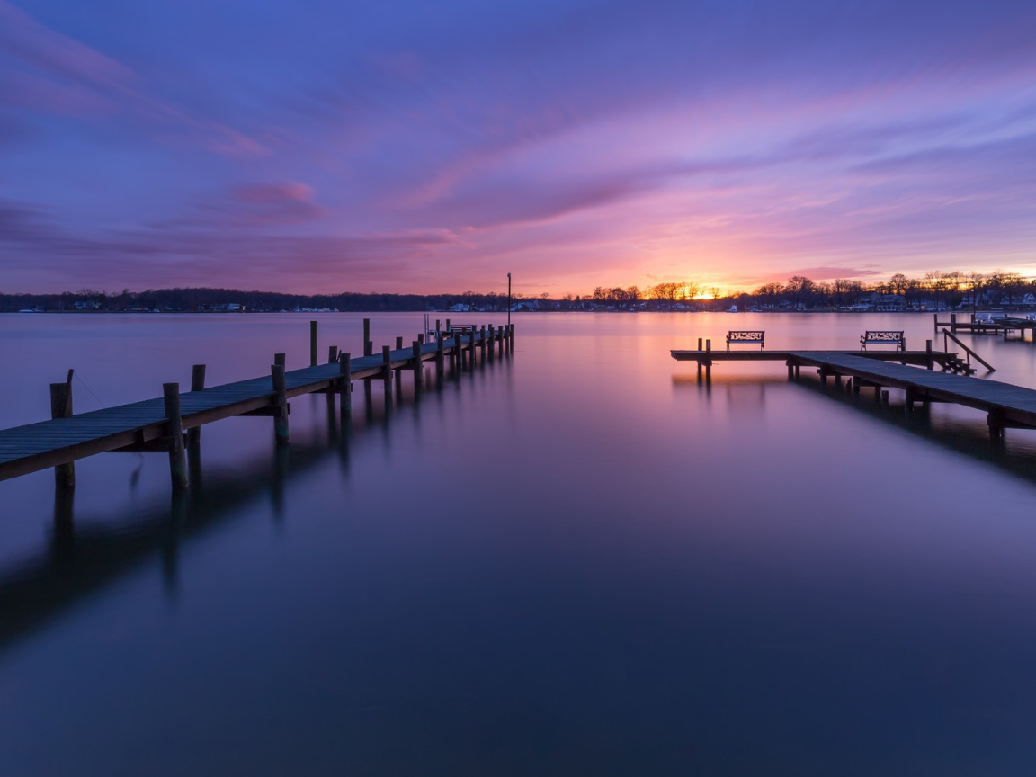Прекрасный закат на озере в Мэриленде, США
