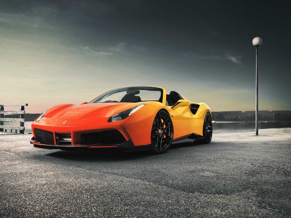 Оранжевый спорткар Ferrari 488 Spider 