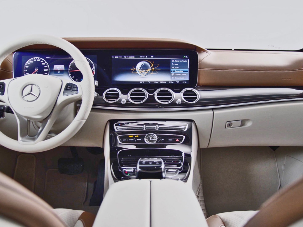 Салон Mercedes-Benz E-Class 2017 года