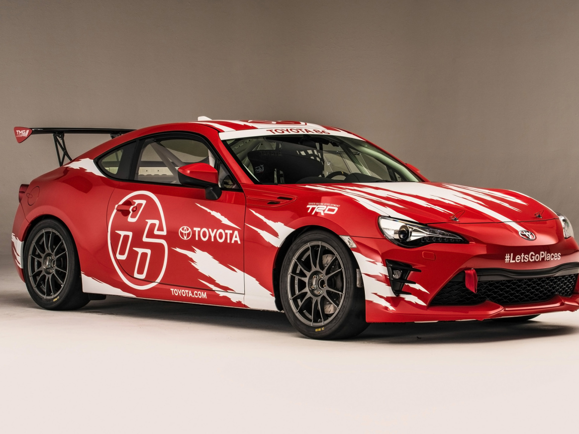 Красный гоночный автомобиль Toyota GT86
