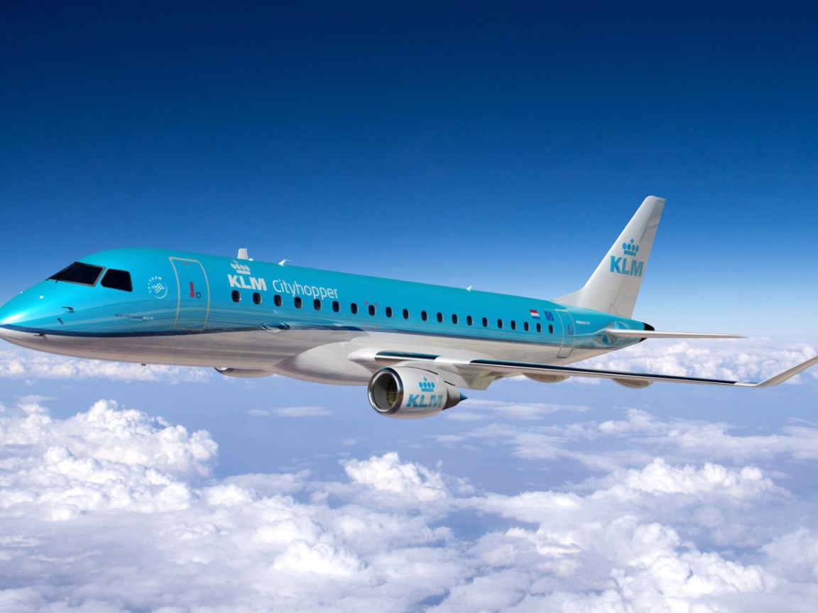 Сине - белый Embraer авиакомпании KLM Cityhopper 