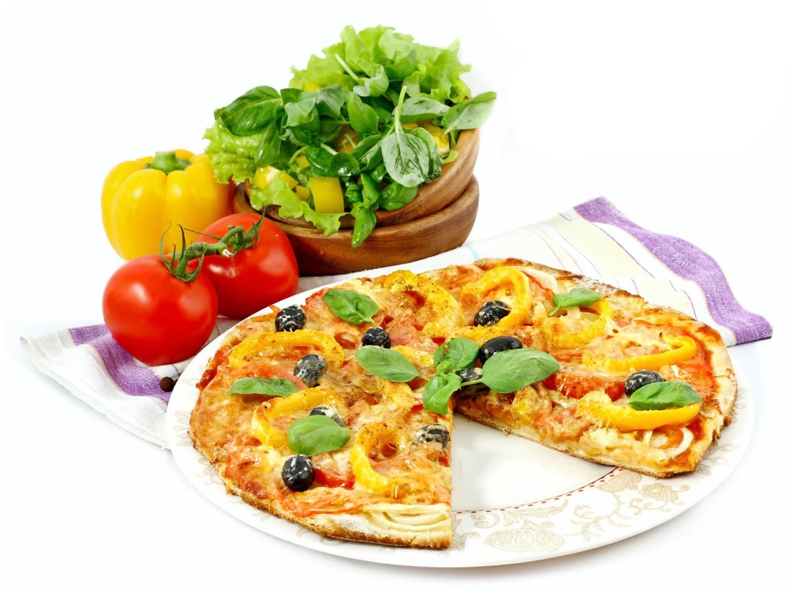 Вкусная пицца со свежими помидорами и перцем 