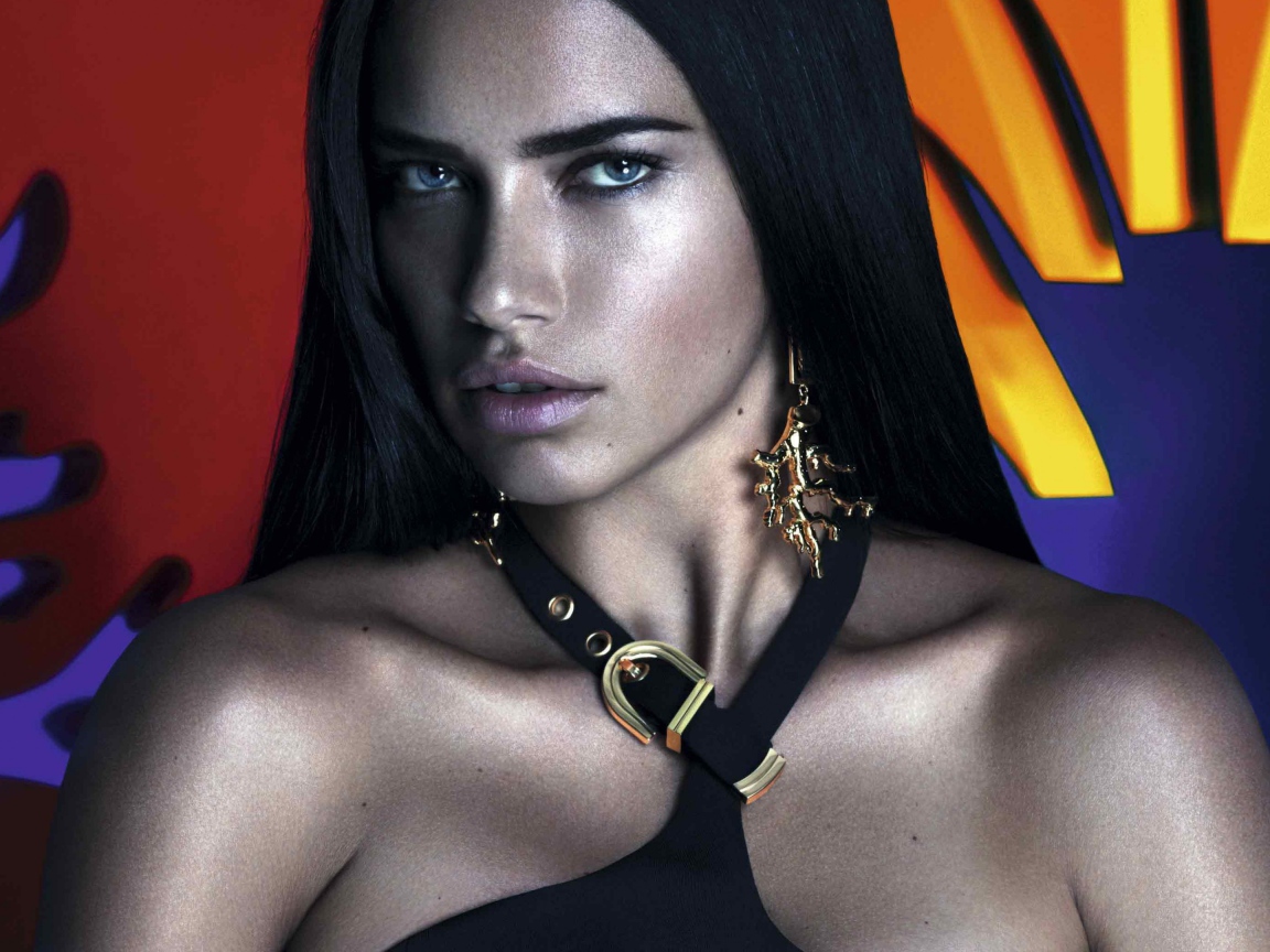 Эффектная девушка супермодель Адриана Лима