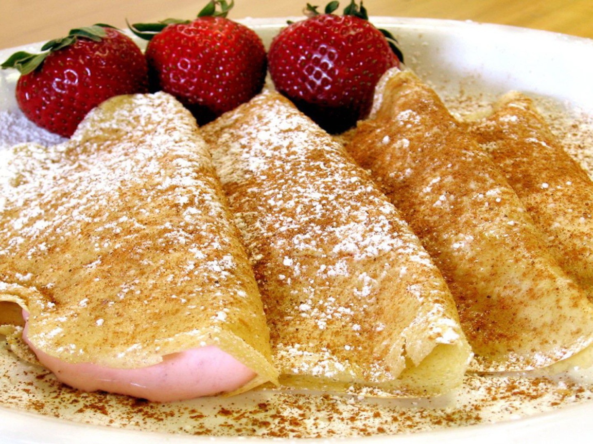 Блинчики с клубникой на Масленицу 