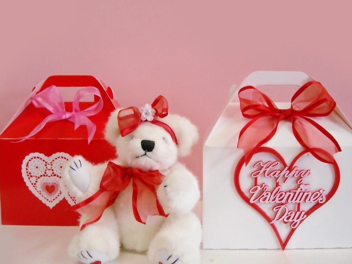 Плюшевый мишка  подарок на День Святого Валентина 