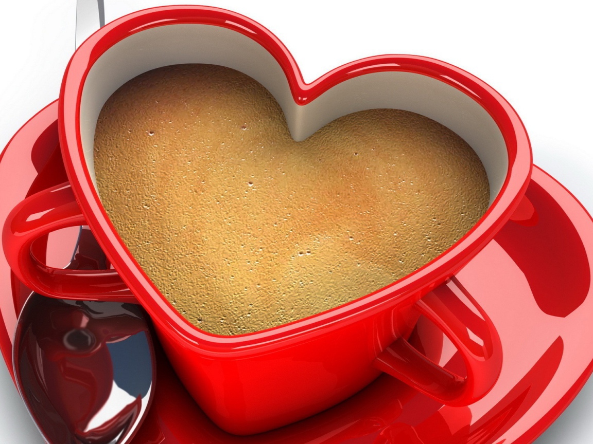 Красная кружка в форме сердца 