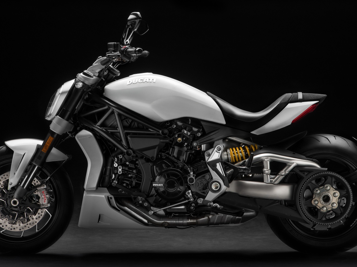 Стильный мотоцикл Ducati XDiavel S, 2018 вид сбоку