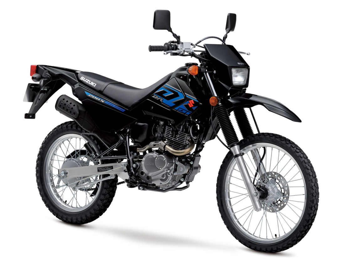 Черный мотоцикл Suzuki DR200S 