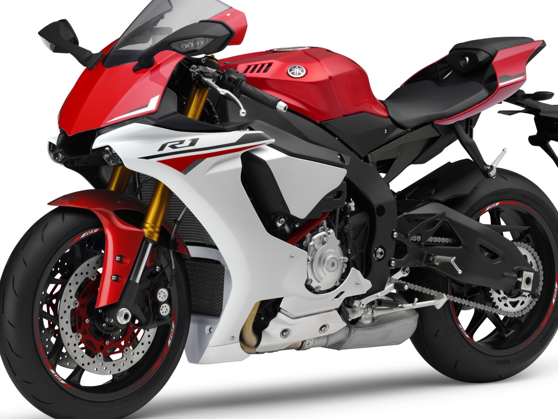 Мотоцикл Yamaha YZF-R1 на белом фоне