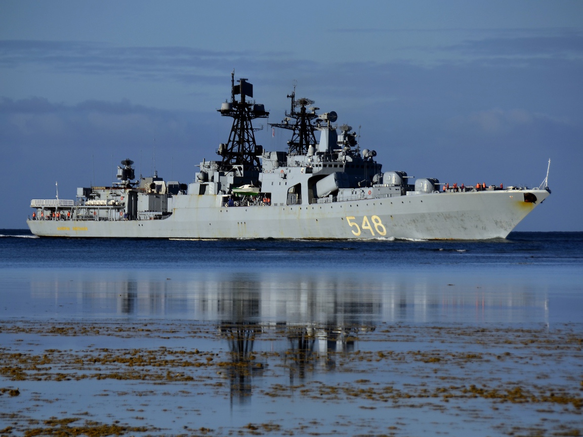 Большой противолодочный корабль Адмирал Пантелеев на воде