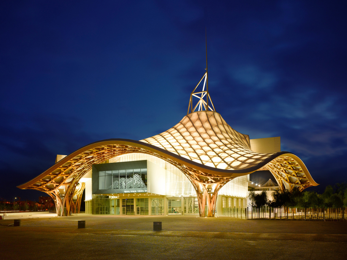 Современный центр Помпиду, город Мец. Франция  