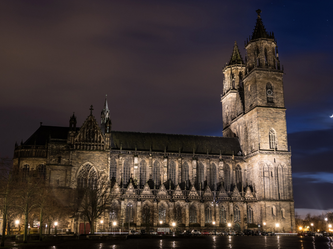 Старинный Магдебургский собор ночью, Германия 