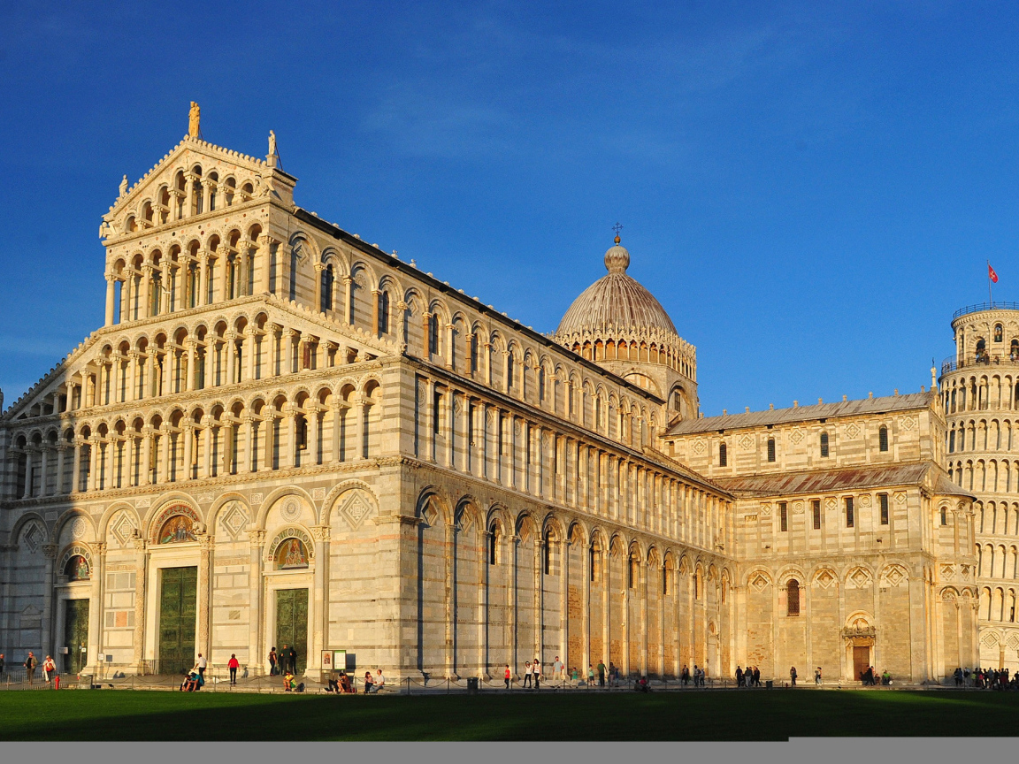 Храм у Пизанской башни, Пиза. Италия