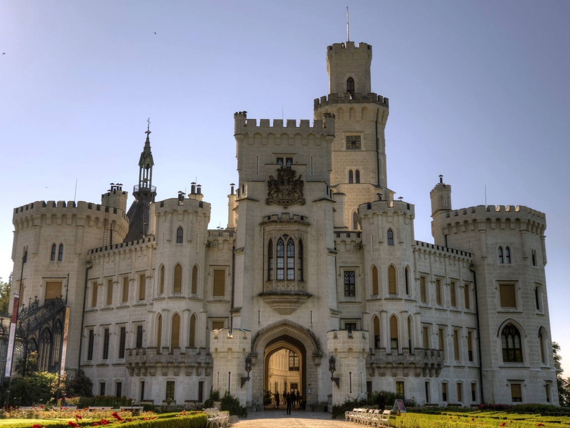 Красивый старинный замок Глубока, Чехия 