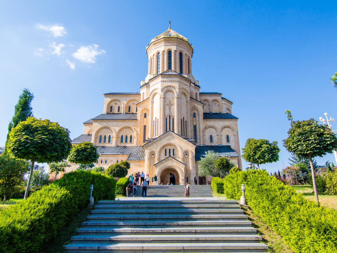 Церковь Цминда Самеба Тбилиси, Грузия 