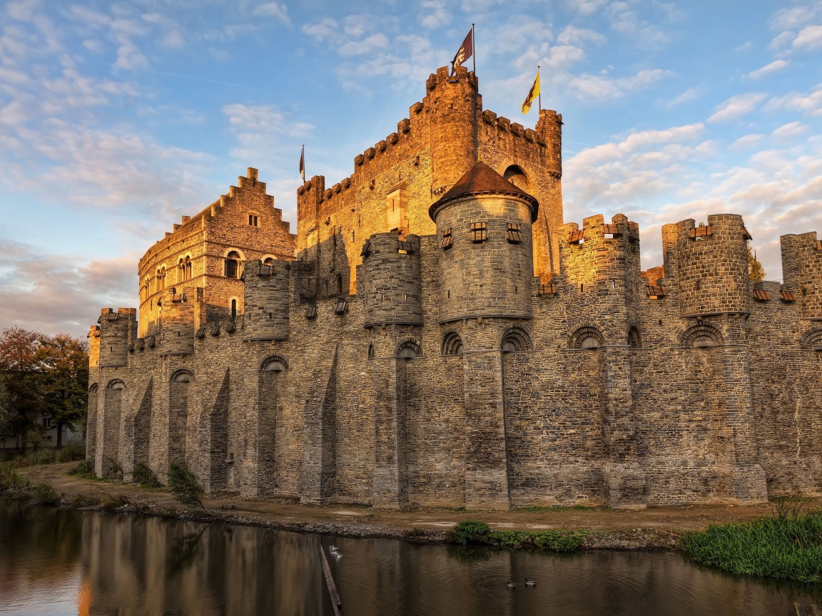 Старинный замок графов Фландрии, город Гент. Бельгия 
