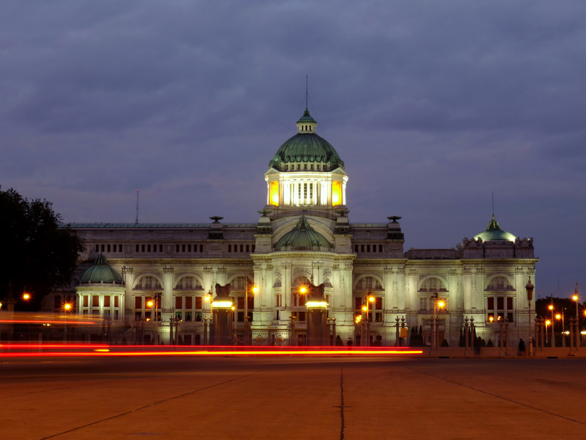 Здание Тронного зала Ананда-Самакхом, Тайланд 