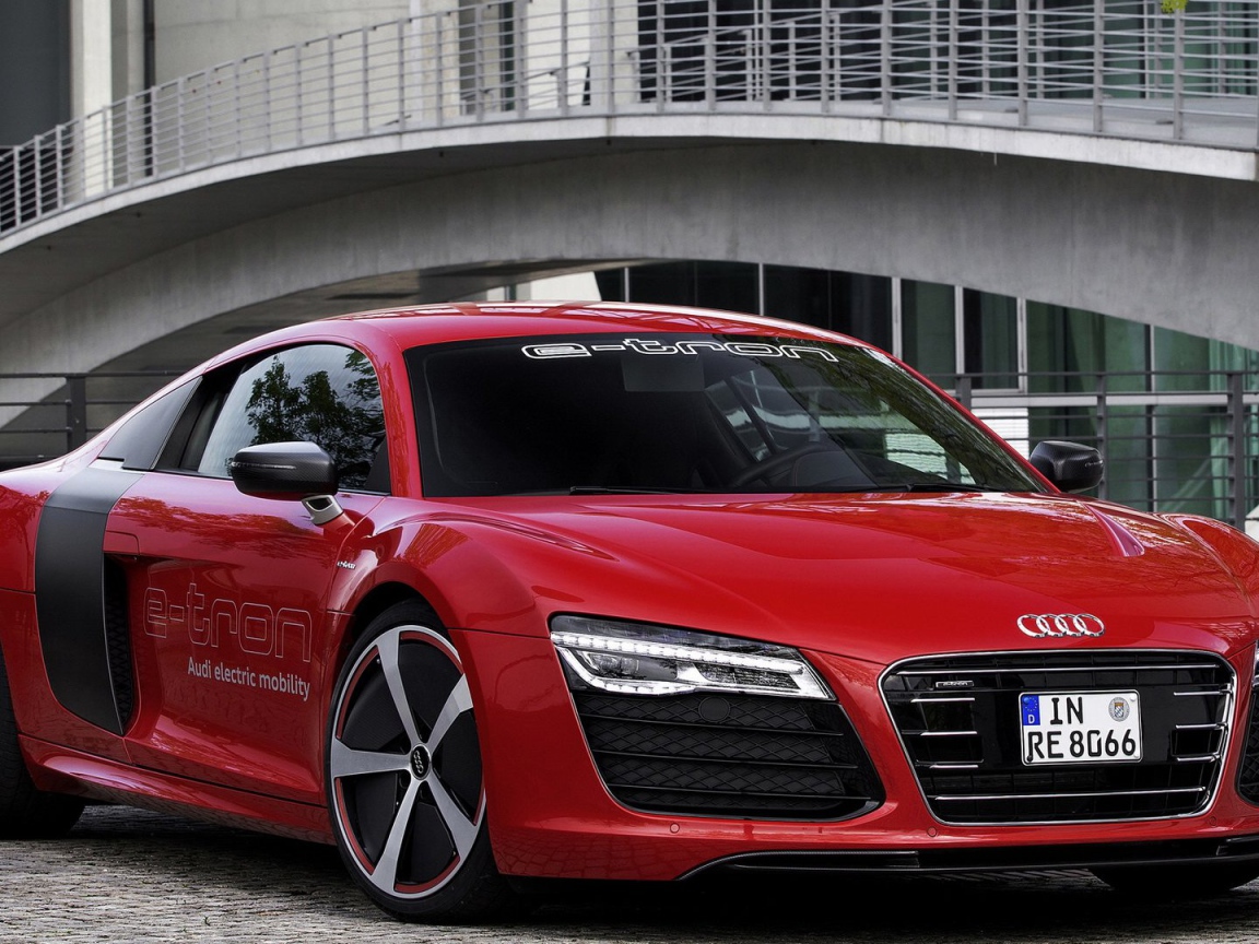 Электромобиль Audi R8 e-tron 