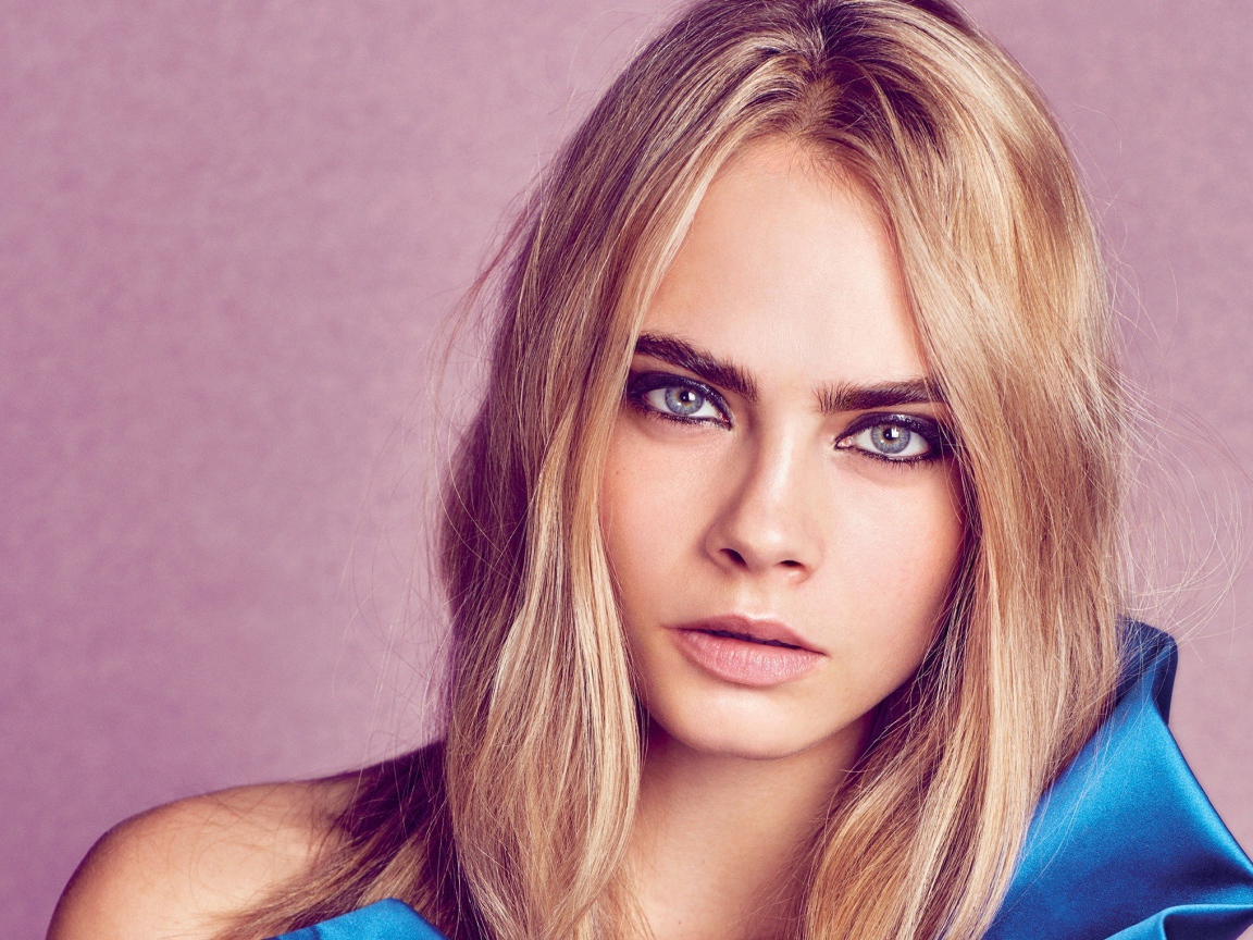 Популярная молодая актриса Кара Делевинь 