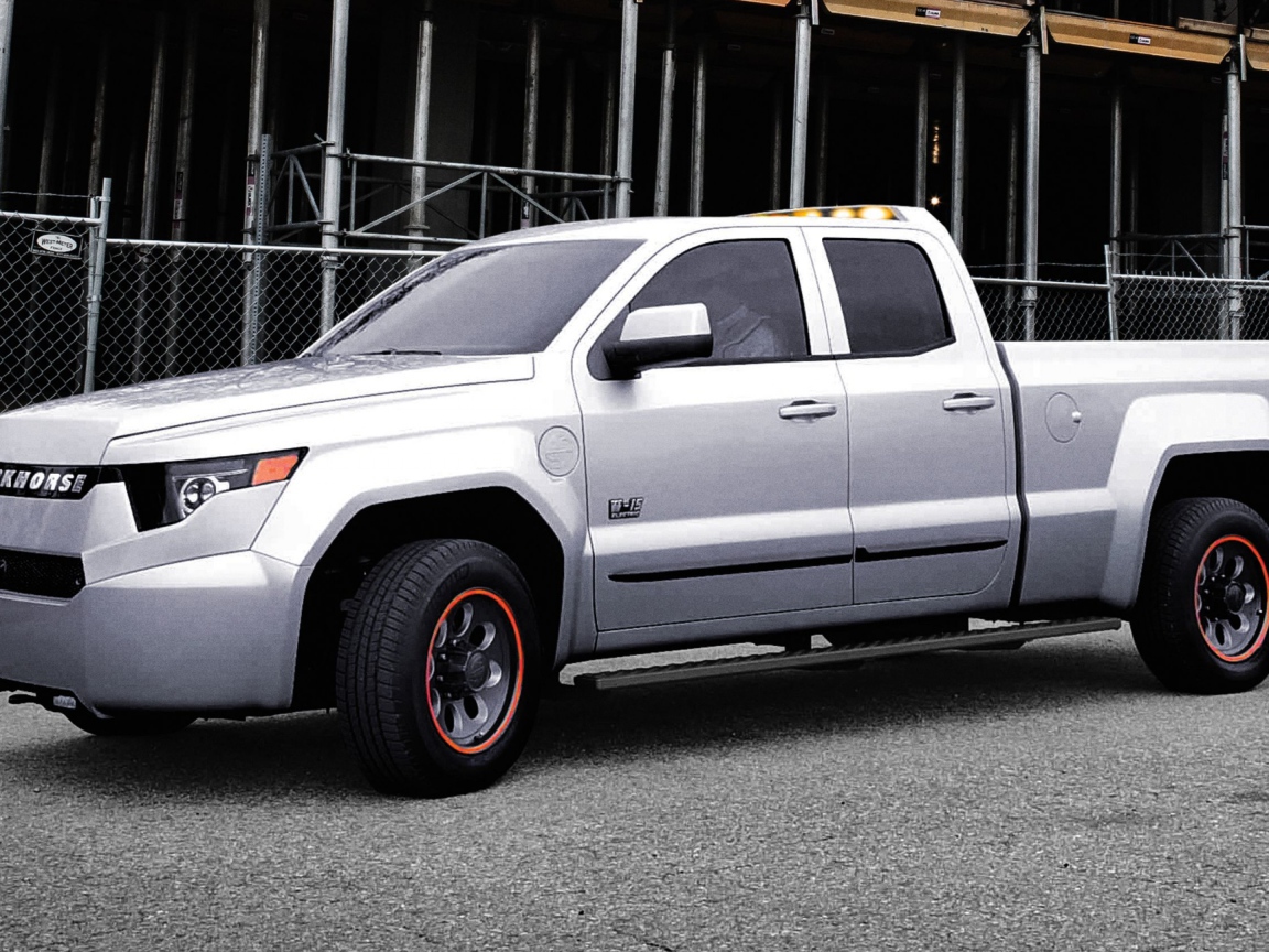 Серебристый электрический пикап Workhorse W-15, 2017