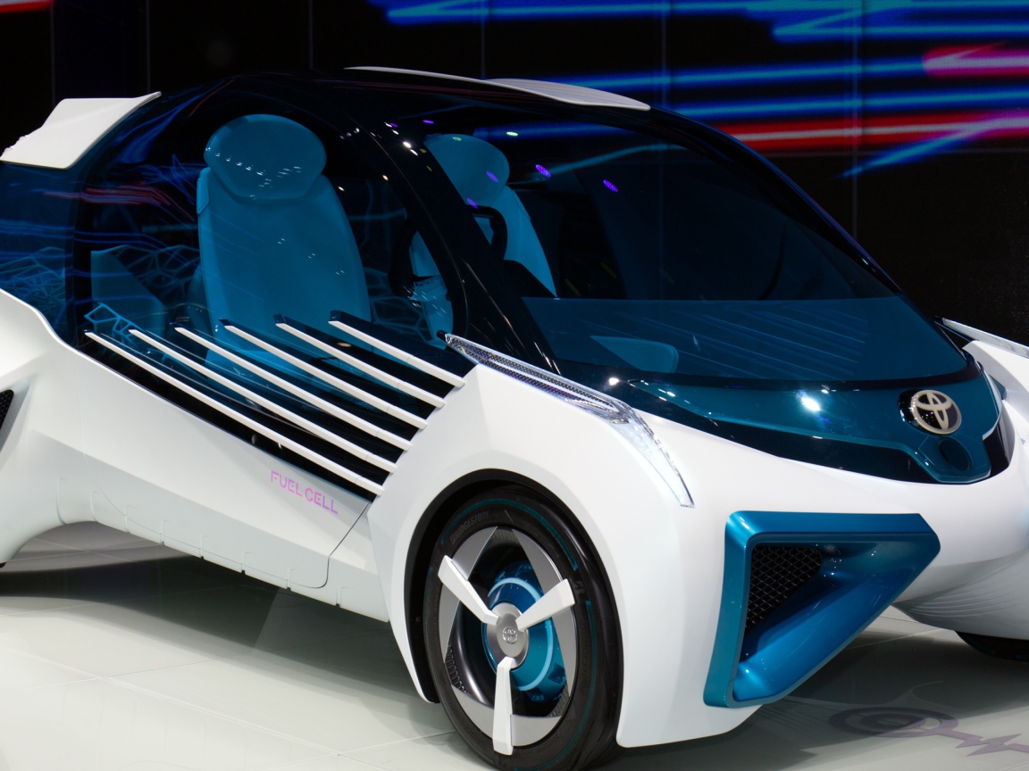 Необычный электромобиль Toyota FCV Plus