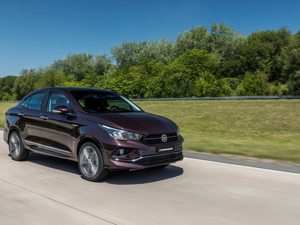 Автомобиль Fiat  Cronos Precision, 2018 года на трассе