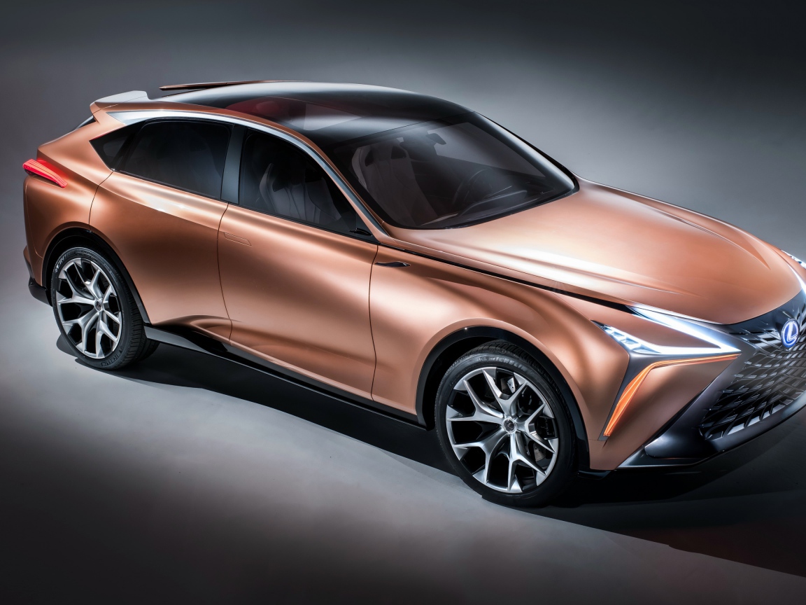 Автомобиль Lexus LF 1, 2018 на сером фоне
