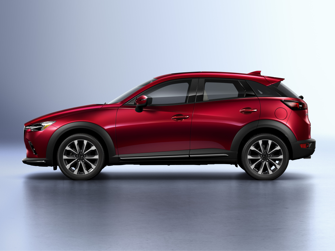 Внедорожник Mazda CX-3, 2019 года вид сбоку