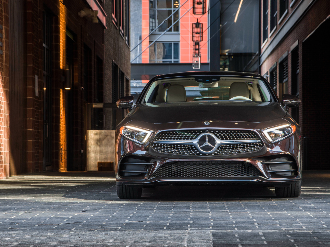 Автомобиль  Mercedes-Benz CLS 450, 2019 года вид спереди