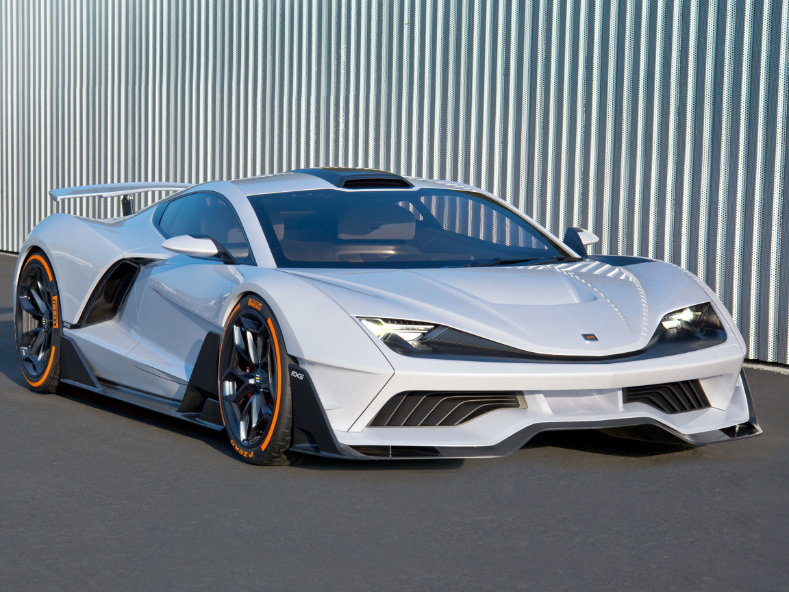 Белый спортивный автомобиль Aria FXE, 2019