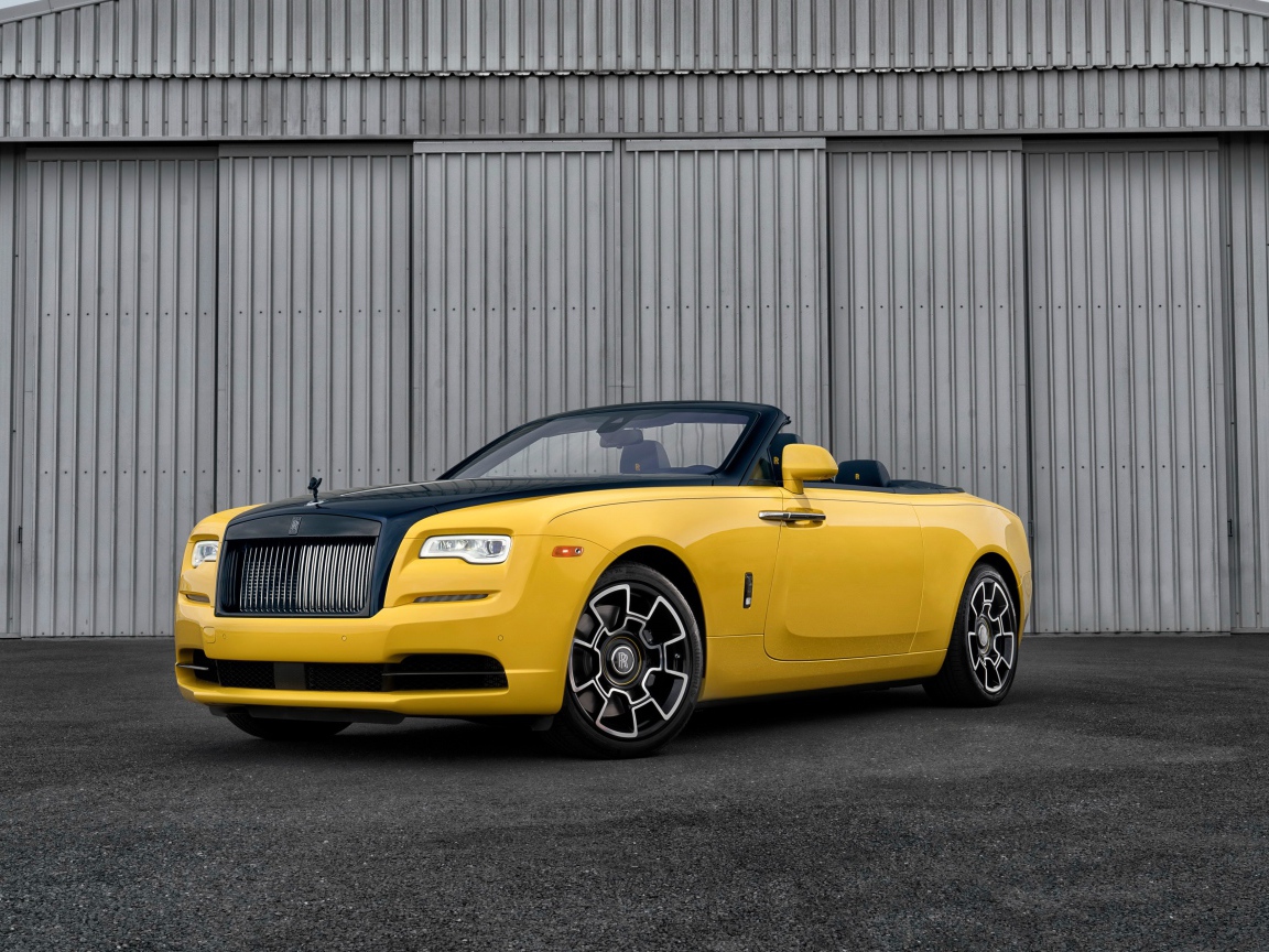 Желтый автомобиль кабриолет Rolls-Royce Dawn, 2018