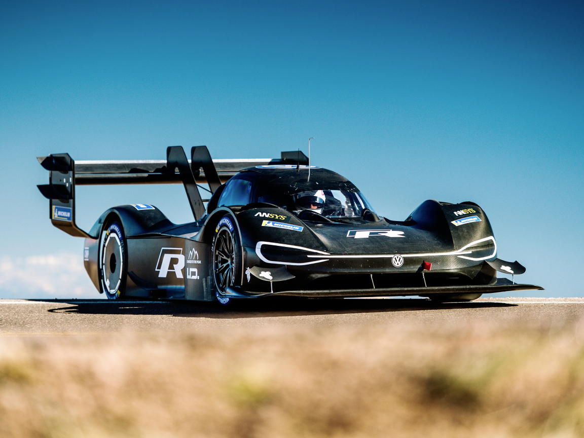 Черный гоночный автомобиль Volkswagen ID R Pikes Peak, 2018