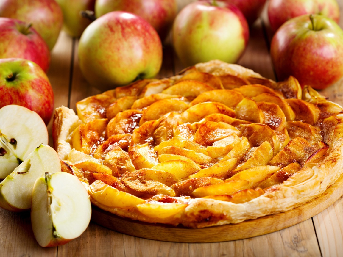 Аппетитный сладкий пирог с яблоками