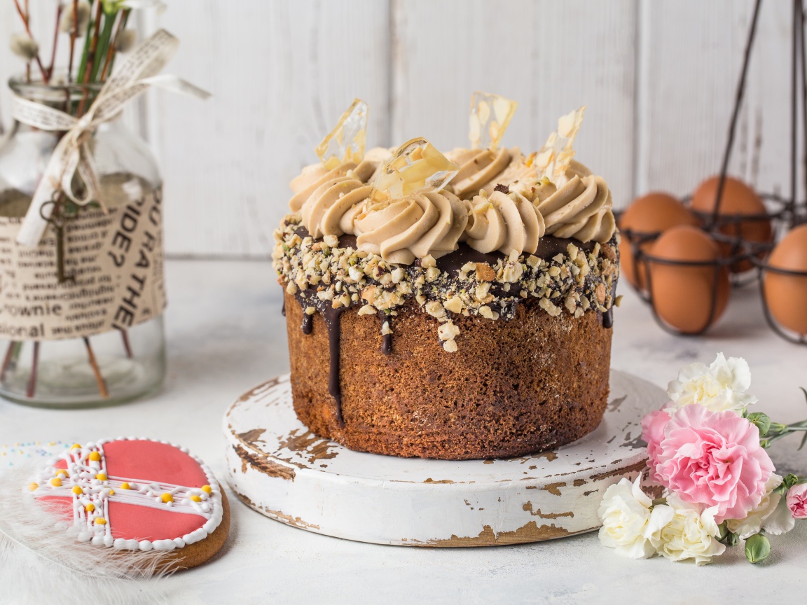 Пасхальный кулич с кремом и шоколадом 