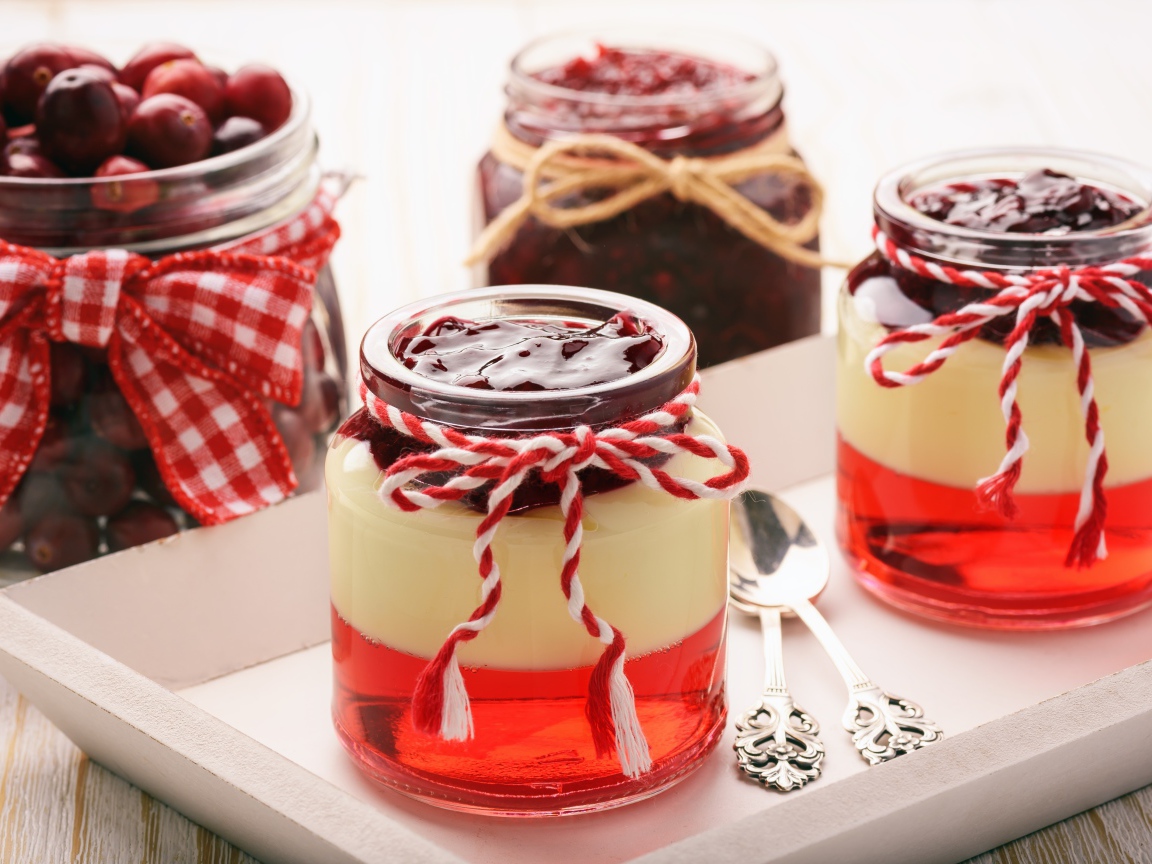 Желе в баночках с клюквенным джемом 
