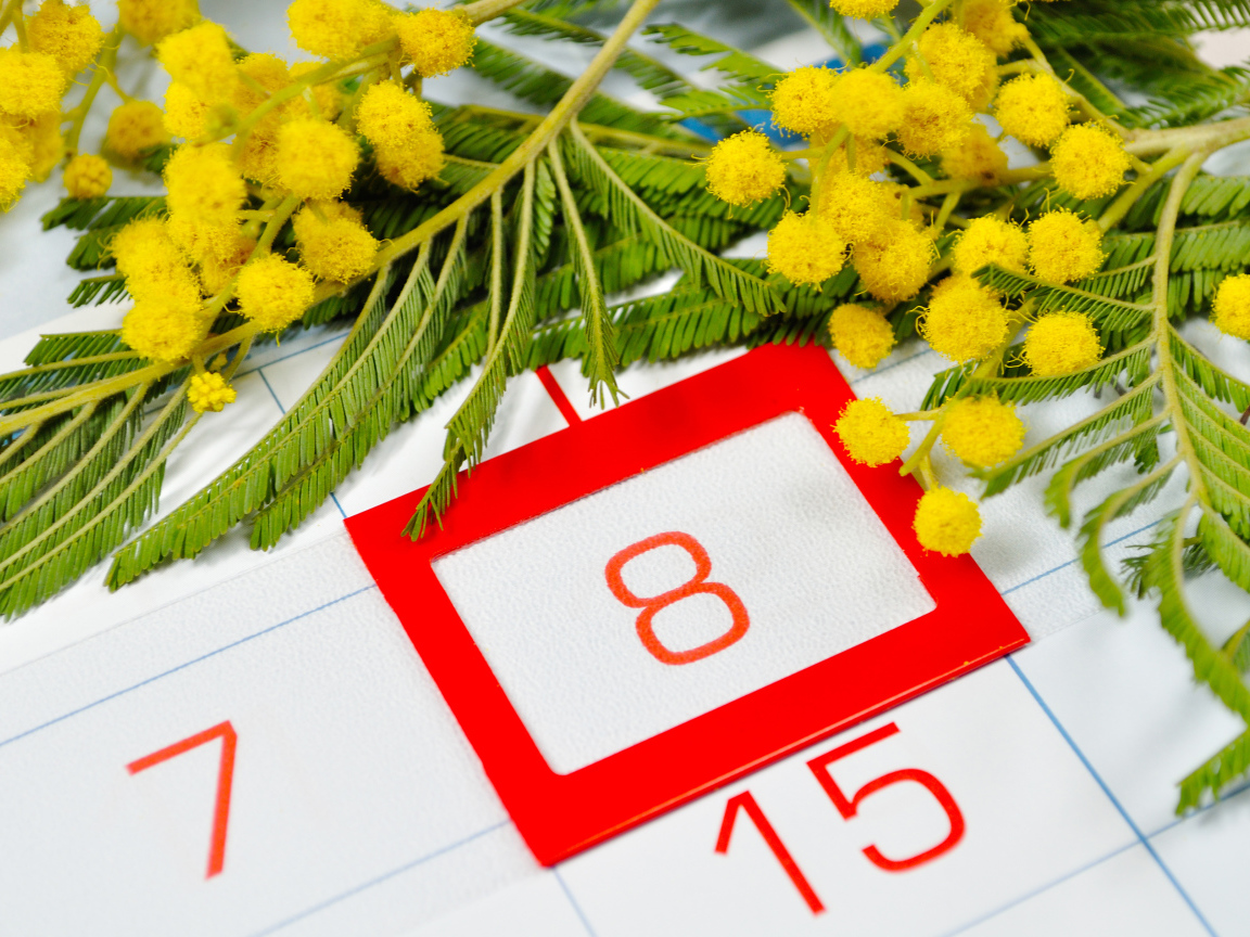 8 марта на календаре крупным планом