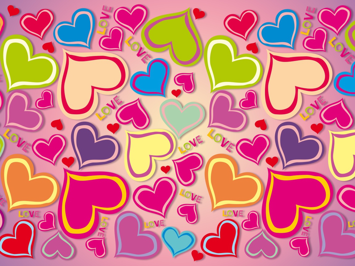 Много разноцветных сердечек на розовом фоне